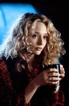 Porno oq qizlar mushuk cum bilan yotgan